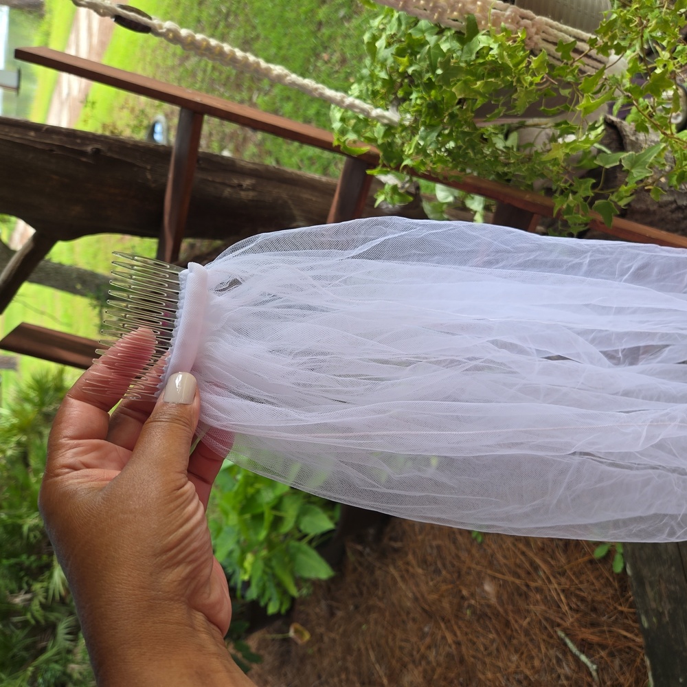 White Trailing Extra-long Tulle Veil - Picture 5 of 11
